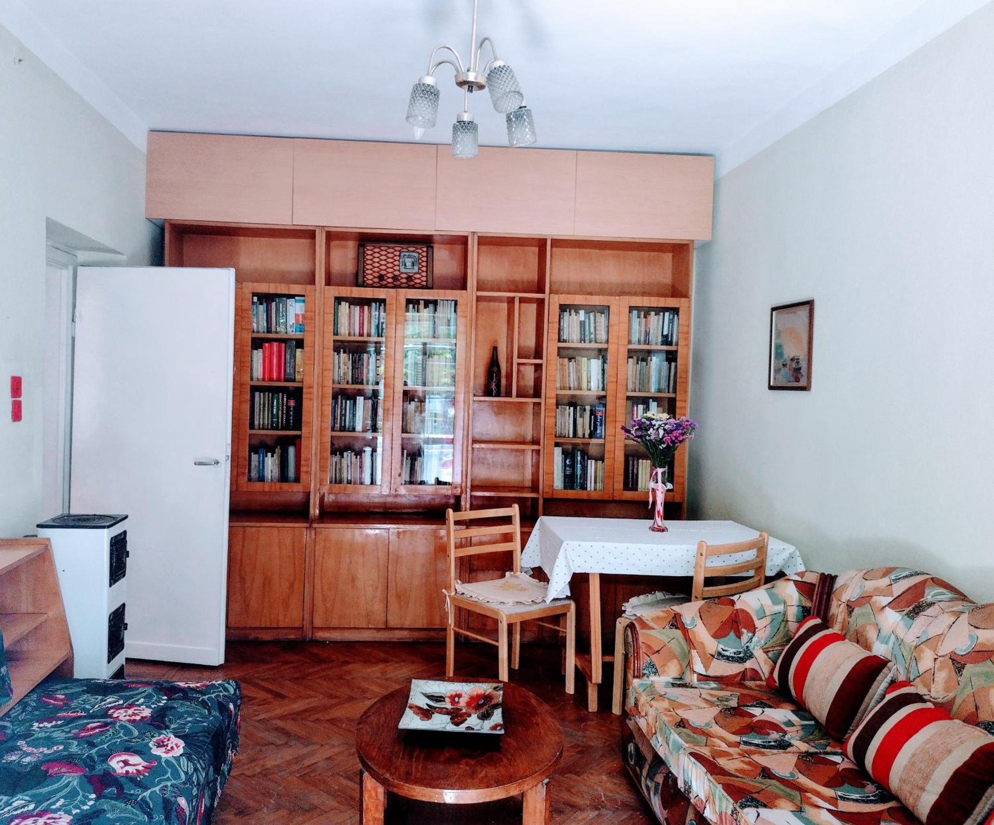 Era Echoes - Preserved Historical Apartment Tirana Exterior photo