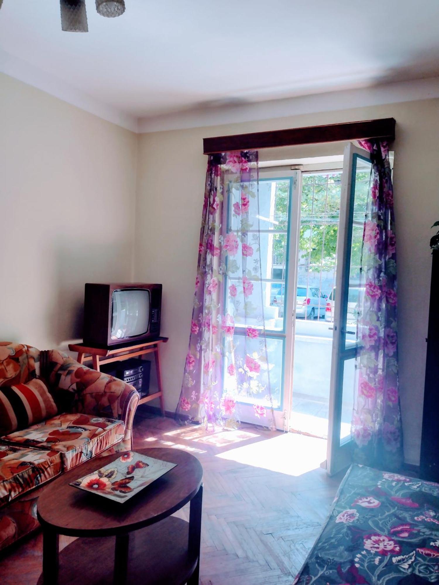 Era Echoes - Preserved Historical Apartment Tirana Exterior photo